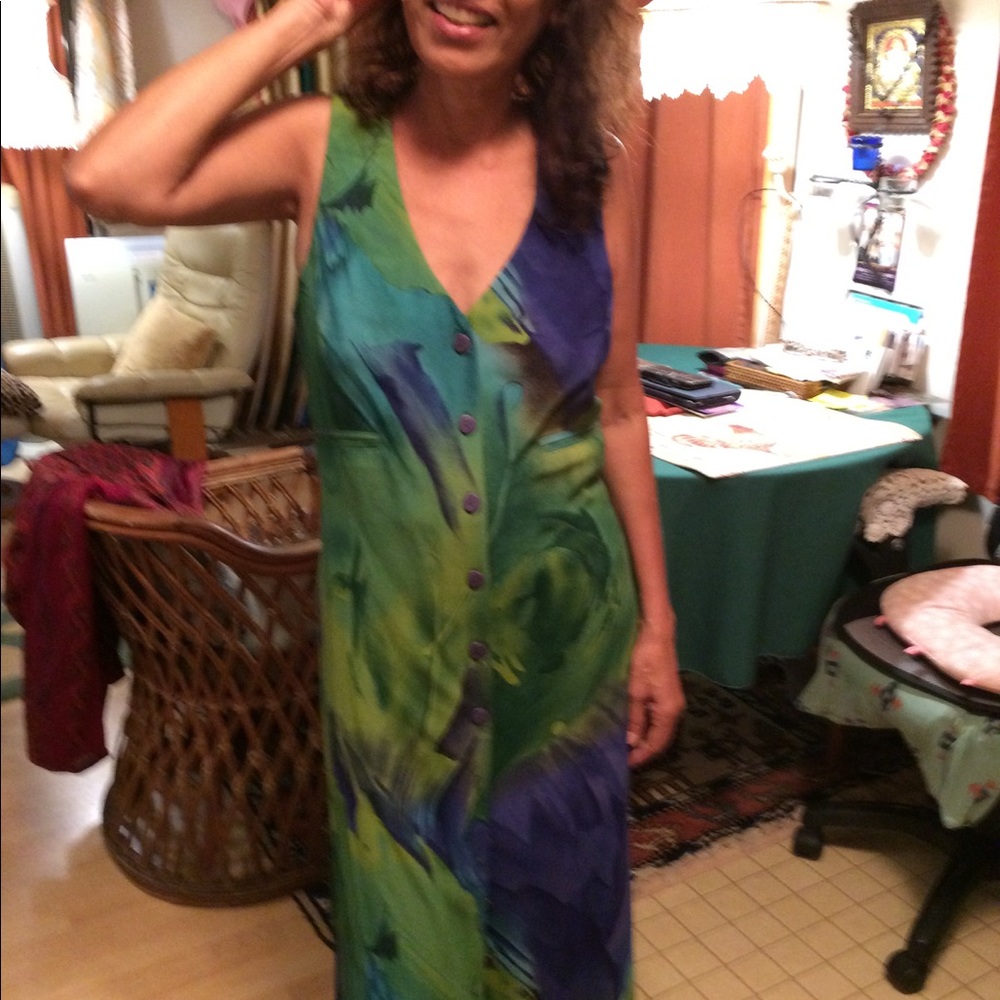 Dress 100% rayon with a V in the back